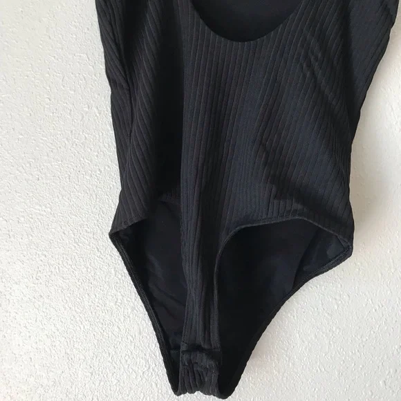 Victoria’s Secret sport black ribbed bodysuit size Small - Picture 4 of 7